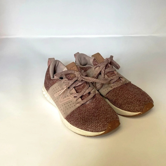 New Balance Fresh Foam Dusty Pink Youth Size 1‎ - Picture 1 of 8